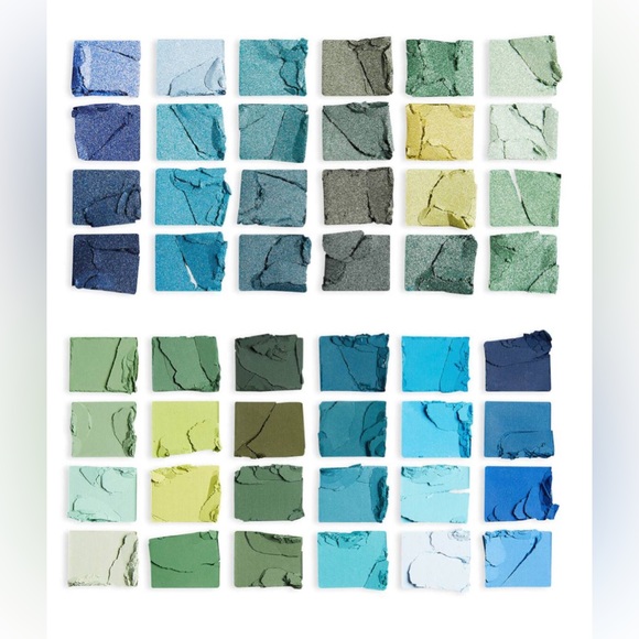 Makeup Revolution Colour Book Shadow Palette CB05 Green Blue Sealed in Box - Picture 2 of 5